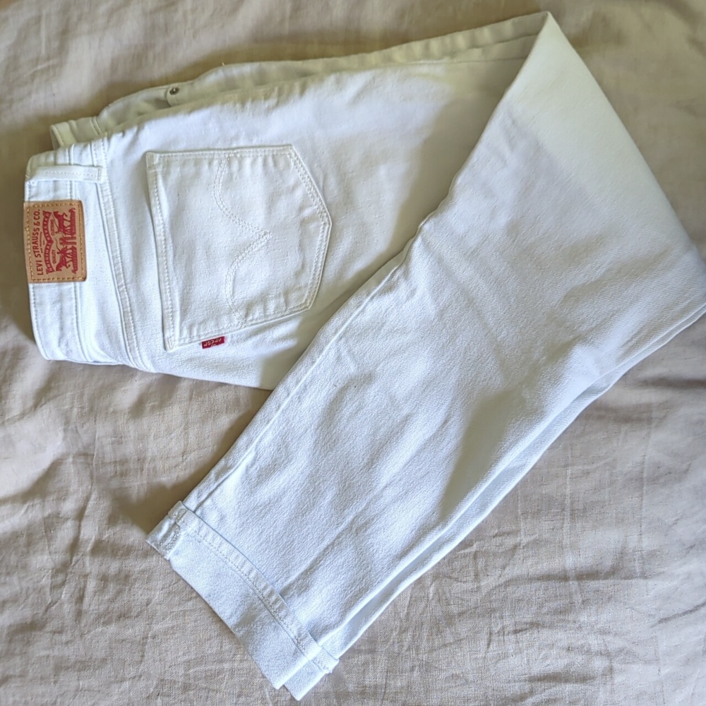 Levi's Classic Mid Rise Skinny White Jeans